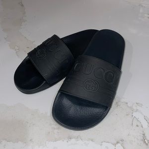 Never been worn Gucci slides